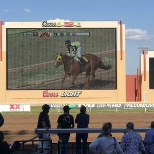 Meet your Posher, Sandoval